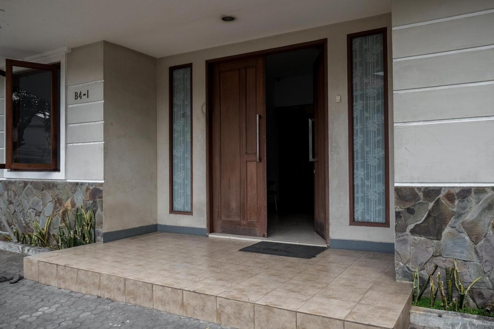 Reddoorz Near Supermall Karawaci 2 Tangerang Extérieur photo